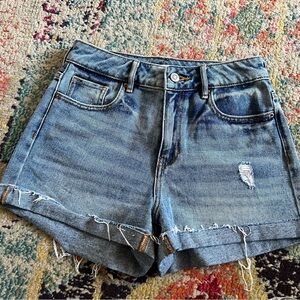 Pacsun women’s mom shorts light blue size 25
